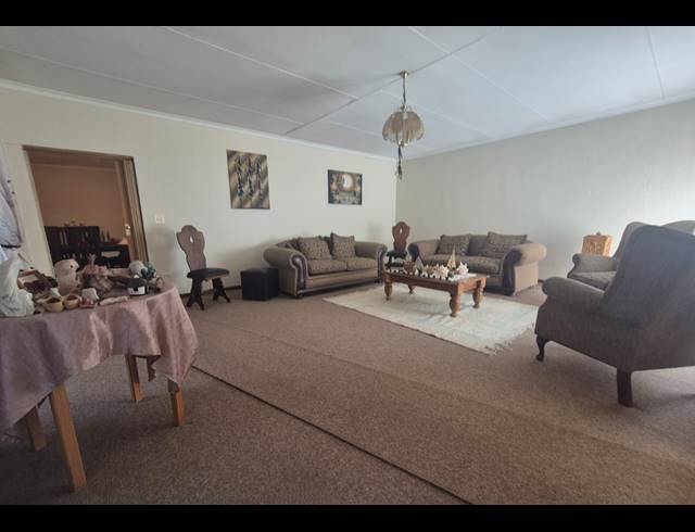 3 BEDROOM HOUSE FOR SALE IN THREE RIVERS EAST